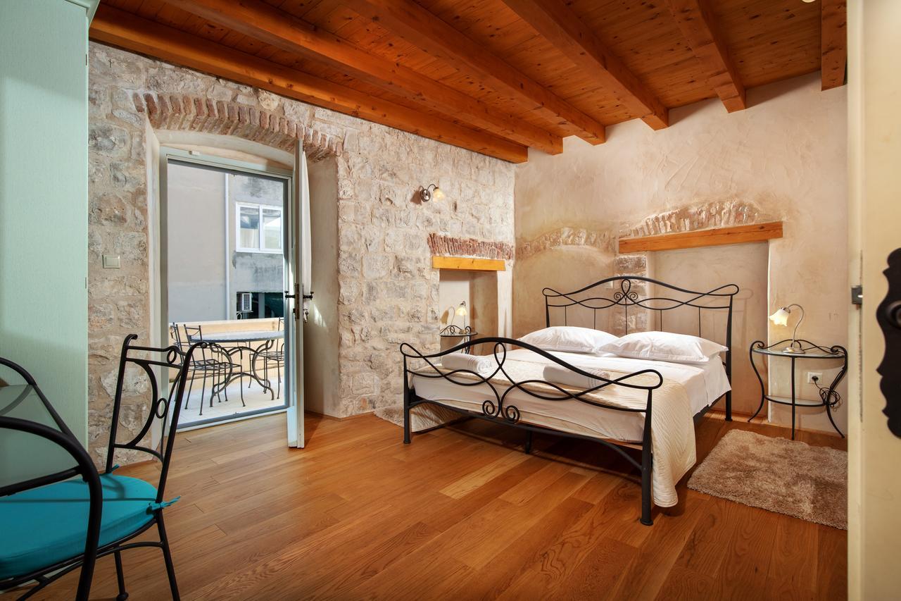 Villa Mama - Traditional Apartments In Omis, Free Parking Exterior photo
